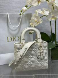 Picture of Dior Handbags _SKUfw238915795fw